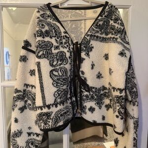 Black and White Patterned Women's Fleece Jacket